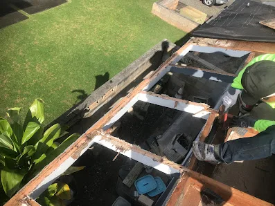 Honolulu Roofing Crew